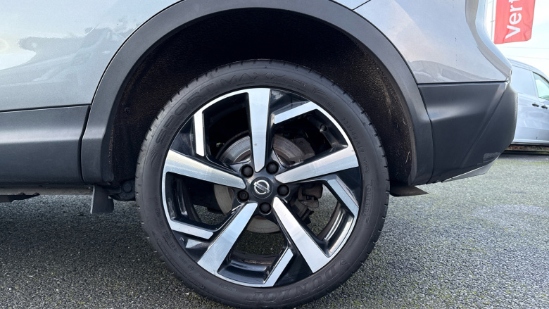 Nissan Qashqai 1.3 DiG-T Tekna 5dr Petrol Hatchback